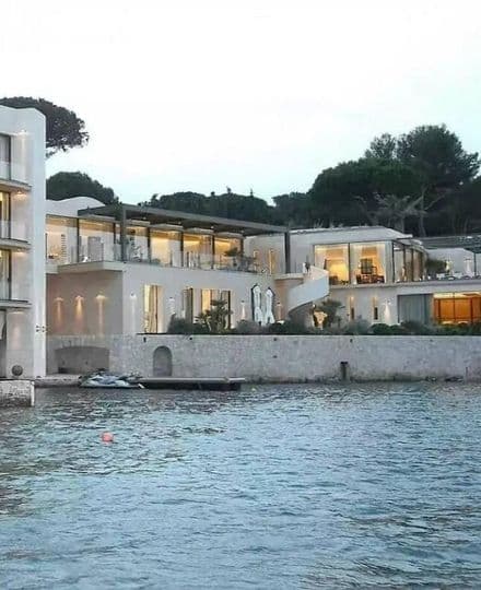 Luxury private seafront villa, an MSCP assignment